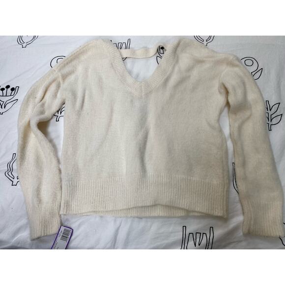Jessica Simpson White V-neck Sweater - Picture 2 of 6